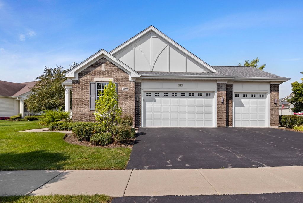900 Scottsdale Drive, Hampshire, IL 60140
