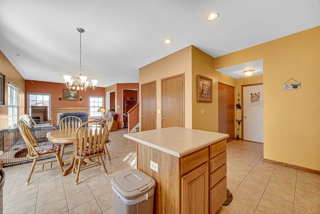 188 Breckenridge Court, Gilberts, IL 60136