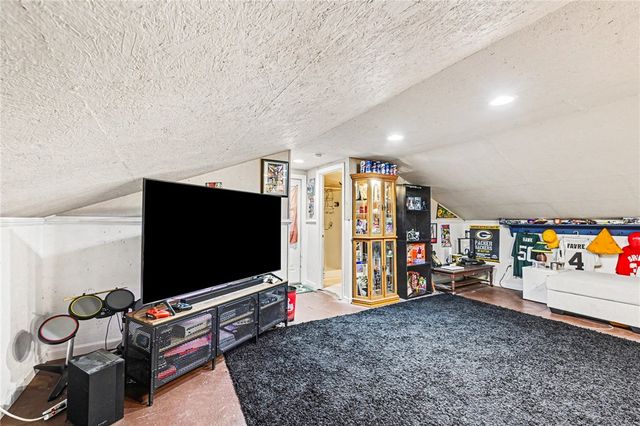 1261 Wallaby Drive, Beavercreek, OH 45432