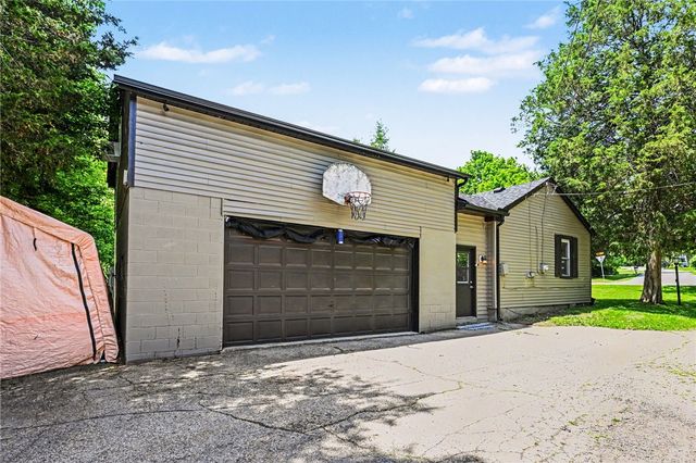 1261 Wallaby Drive, Beavercreek, OH 45432