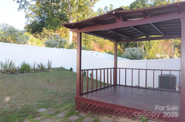 3333 Ellingford Road, Charlotte, NC 28214