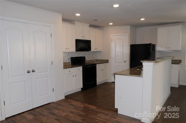 3333 Ellingford Road, Charlotte, NC 28214