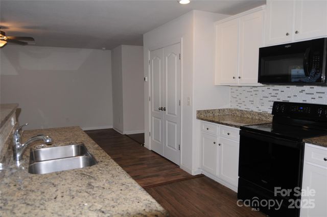 3333 Ellingford Road, Charlotte, NC 28214