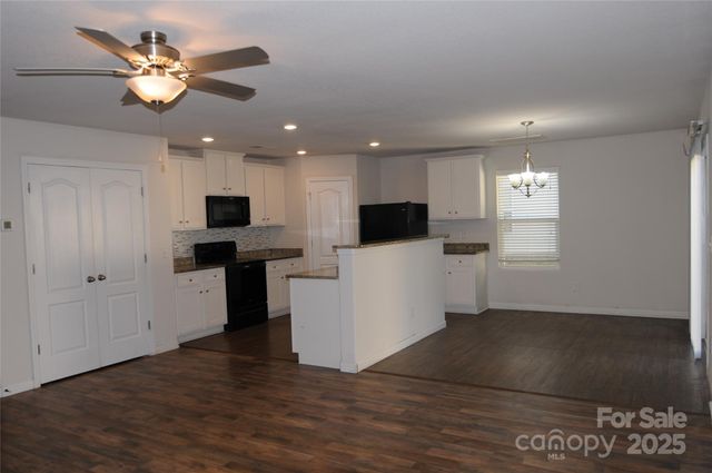 3333 Ellingford Road, Charlotte, NC 28214