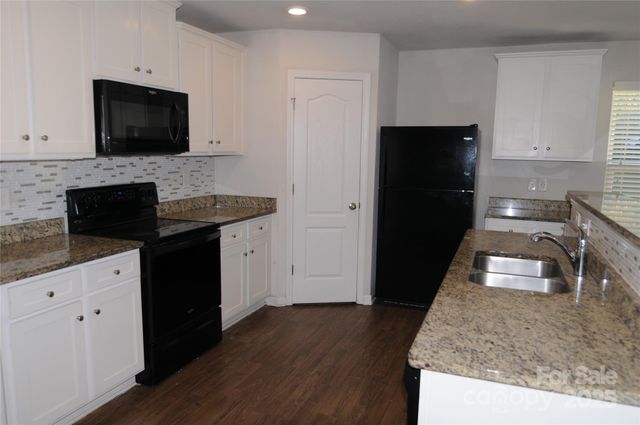 3333 Ellingford Road, Charlotte, NC 28214