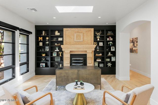 6718 E SAN JUAN Avenue, Paradise Valley, AZ 85253