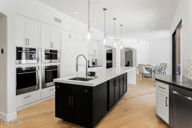 6718 E SAN JUAN Avenue, Paradise Valley, AZ 85253