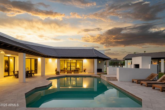 6718 E SAN JUAN Avenue, Paradise Valley, AZ 85253