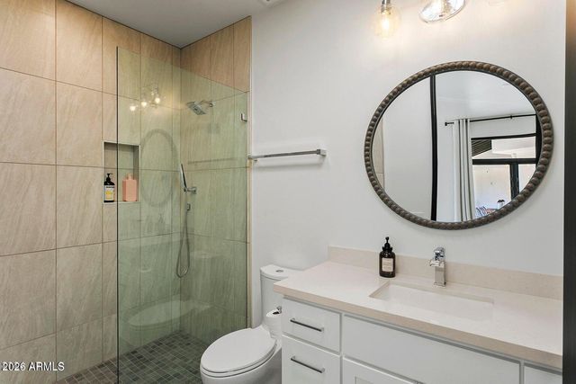 6718 E SAN JUAN Avenue, Paradise Valley, AZ 85253