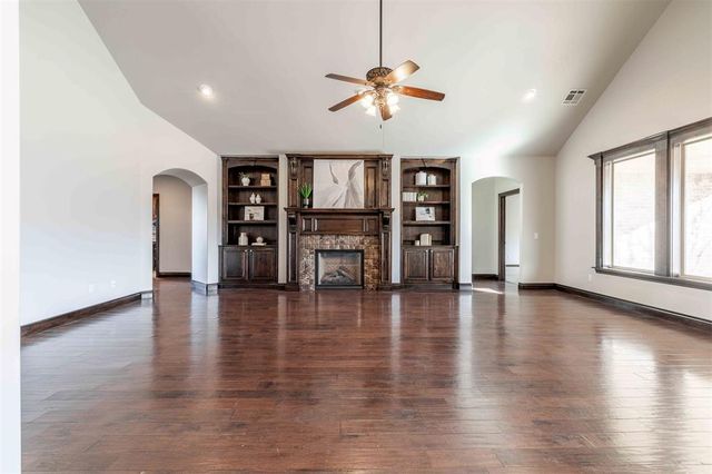 8280 Prairie Ridge Road, Yukon, OK 73099