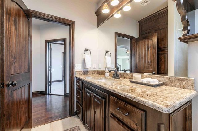 8280 Prairie Ridge Road, Yukon, OK 73099