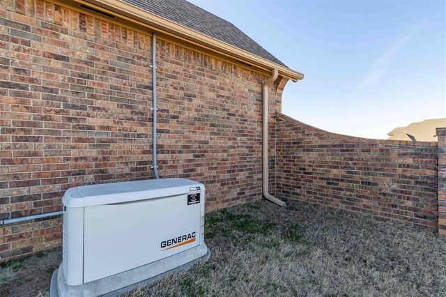 8280 Prairie Ridge Road, Yukon, OK 73099