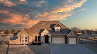 8280 Prairie Ridge Road, Yukon, OK 73099