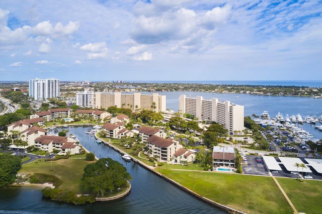 136 Lakeshore Drive 211, North Palm Beach, FL 33408