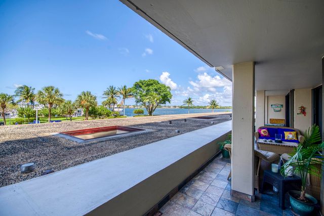 136 Lakeshore Drive 211, North Palm Beach, FL 33408