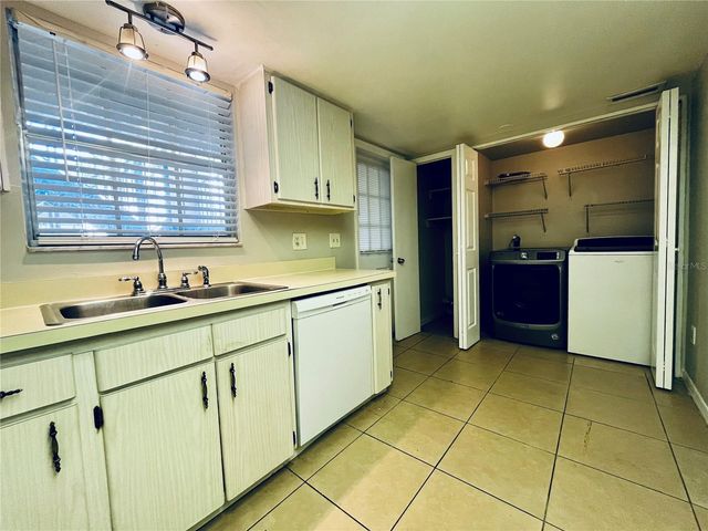 10368 CARROLLWOOD LANE 234, Tampa, FL 33618