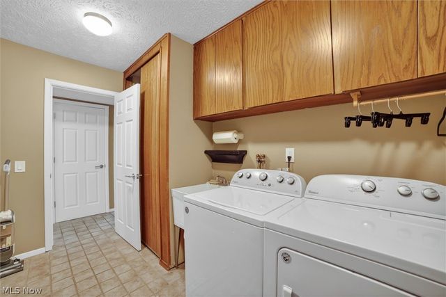 17813 Suncliff Place, Strongsville, OH 44136