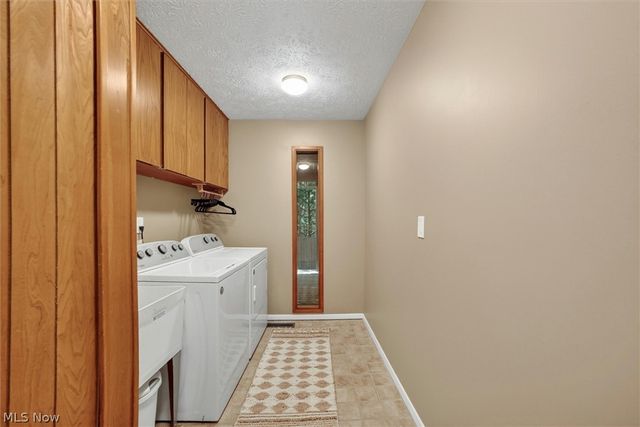 17813 Suncliff Place, Strongsville, OH 44136