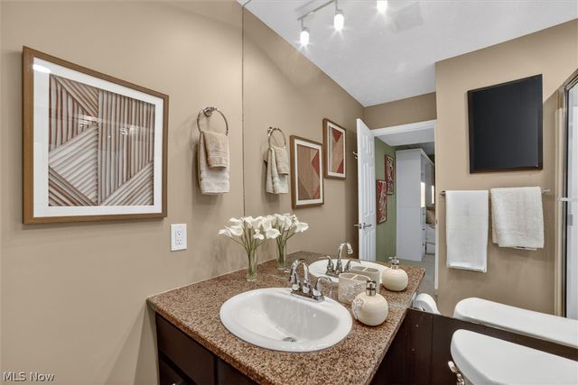 17813 Suncliff Place, Strongsville, OH 44136