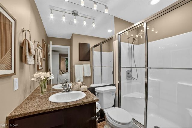 17813 Suncliff Place, Strongsville, OH 44136