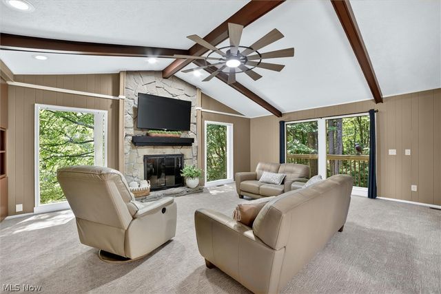 17813 Suncliff Place, Strongsville, OH 44136