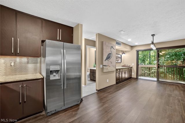 17813 Suncliff Place, Strongsville, OH 44136