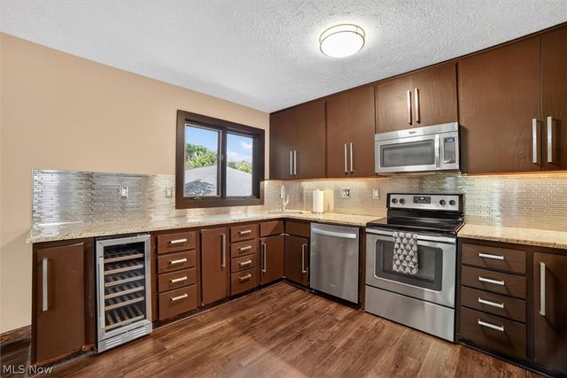 17813 Suncliff Place, Strongsville, OH 44136