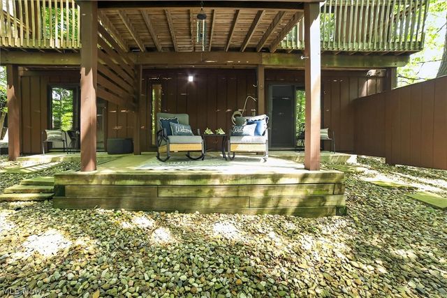 17813 Suncliff Place, Strongsville, OH 44136