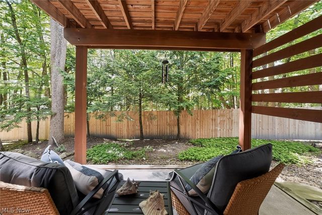 17813 Suncliff Place, Strongsville, OH 44136