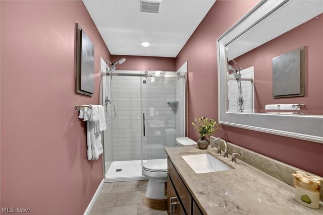 17813 Suncliff Place, Strongsville, OH 44136