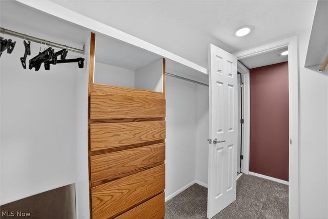 17813 Suncliff Place, Strongsville, OH 44136