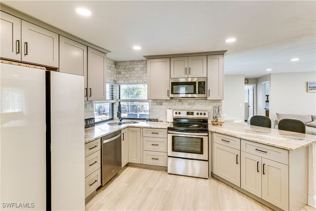 6030 Perthshire LN, Fort Myers, FL 33908