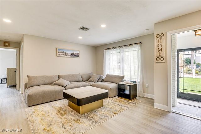 6030 Perthshire LN, Fort Myers, FL 33908