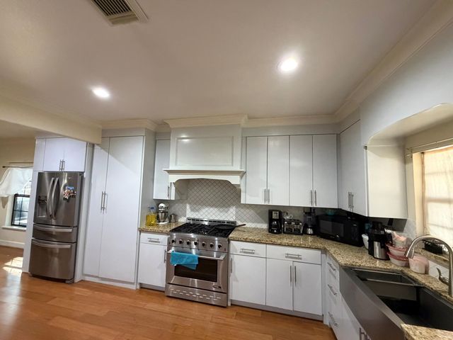 601 Mitchell Road, Houston, TX 77037