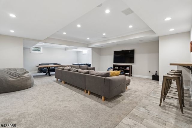 27 Wardle Ave, Berkeley Heights Twp., NJ 07922