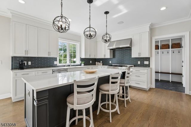 27 Wardle Ave, Berkeley Heights Twp., NJ 07922