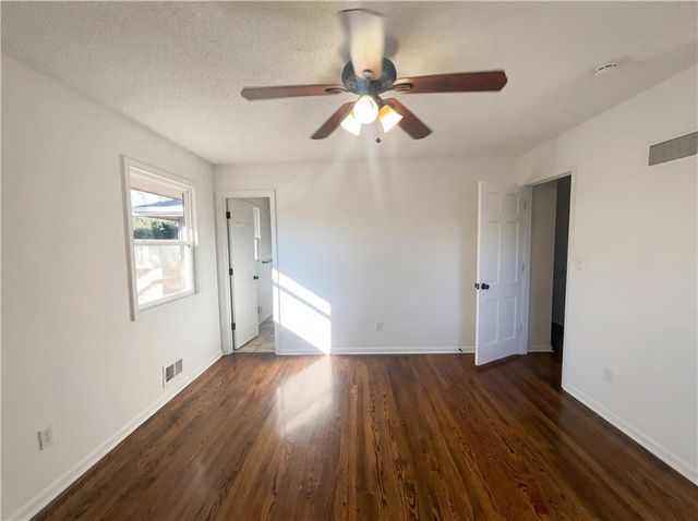 6507 E 55th Terrace, Kansas City, MO 64129