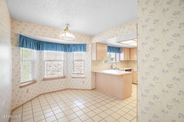 6121 VIA FORTUNA Lane, El Paso, TX 79912