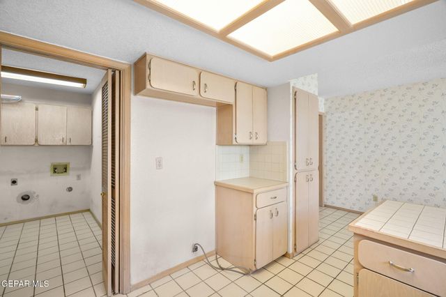 6121 VIA FORTUNA Lane, El Paso, TX 79912