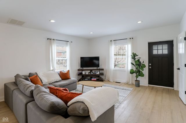 1306 S East Street, Indianapolis, IN 46225