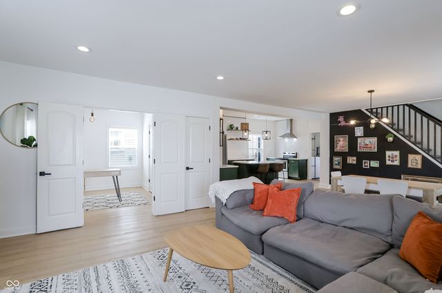 1306 S East Street, Indianapolis, IN 46225