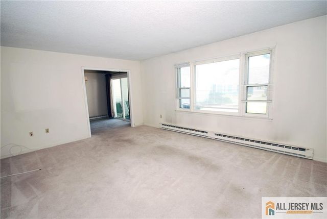 220 Manchester Lane B, Monroe, NJ 08831