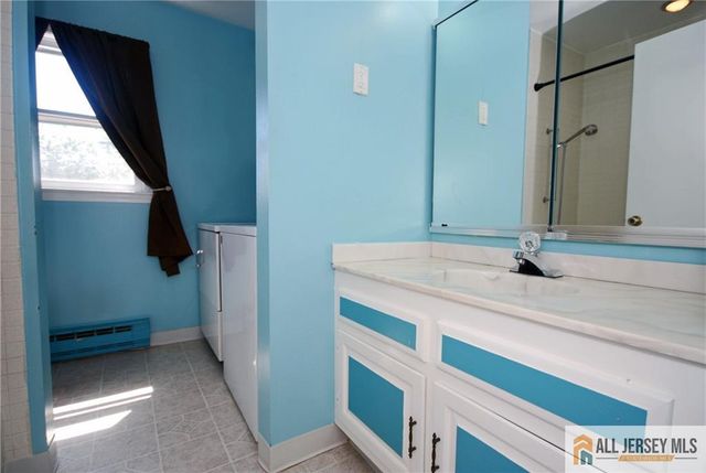 220 Manchester Lane B, Monroe, NJ 08831