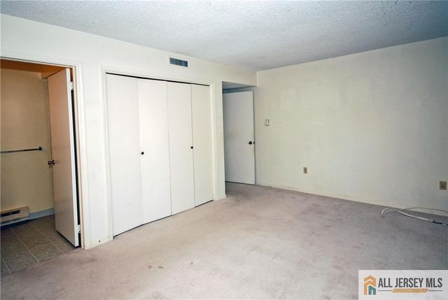 220 Manchester Lane B, Monroe, NJ 08831