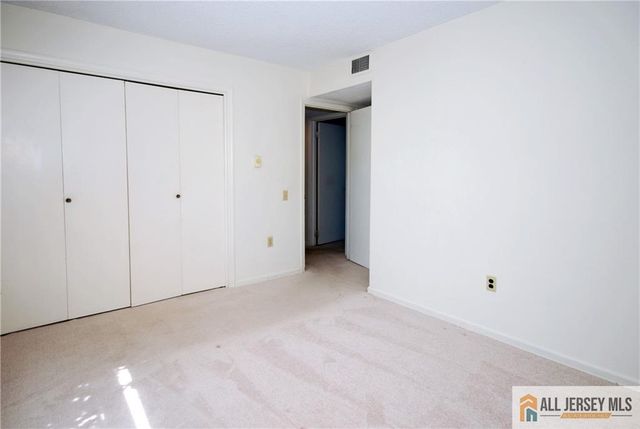 220 Manchester Lane B, Monroe, NJ 08831