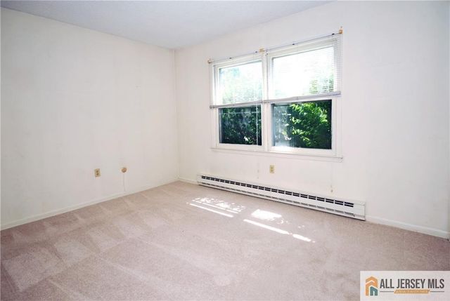220 Manchester Lane B, Monroe, NJ 08831