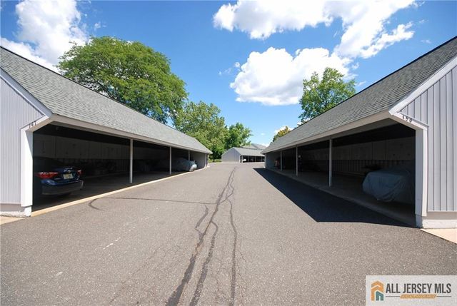220 Manchester Lane B, Monroe, NJ 08831