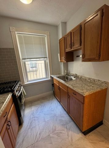 87 Gordon St 11, Boston, MA 02135