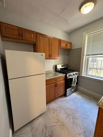 87 Gordon St 11, Boston, MA 02135