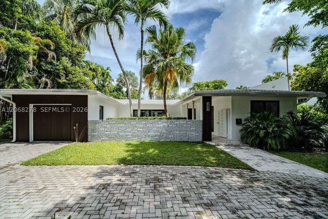 1825 Alamanda Dr, North Miami, FL 33181